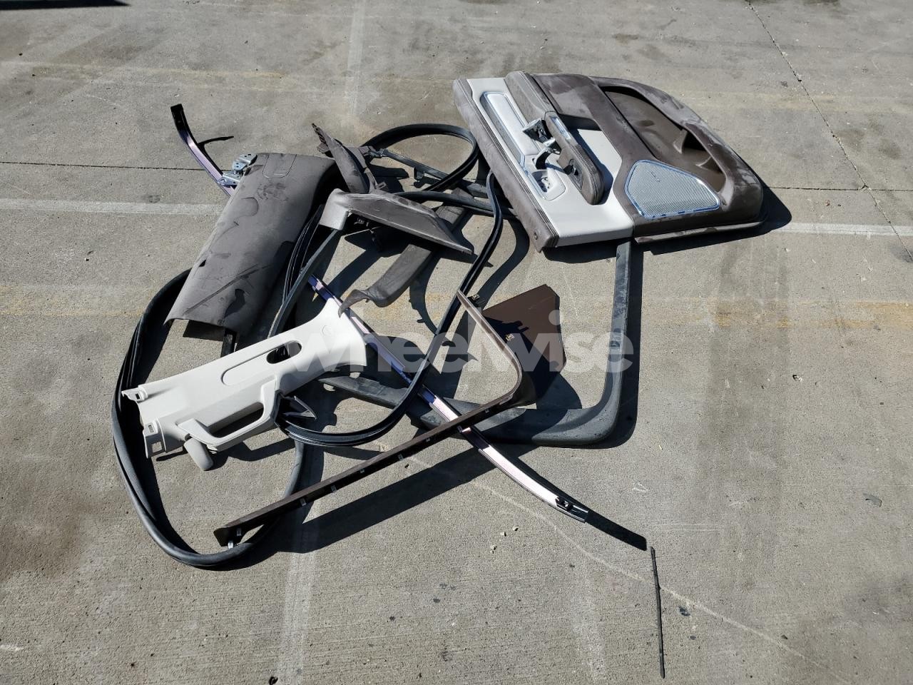 Photo 12 of 2025 RAM 1500 LARAMIE (VIN 1C6SRFJP1SN553296)