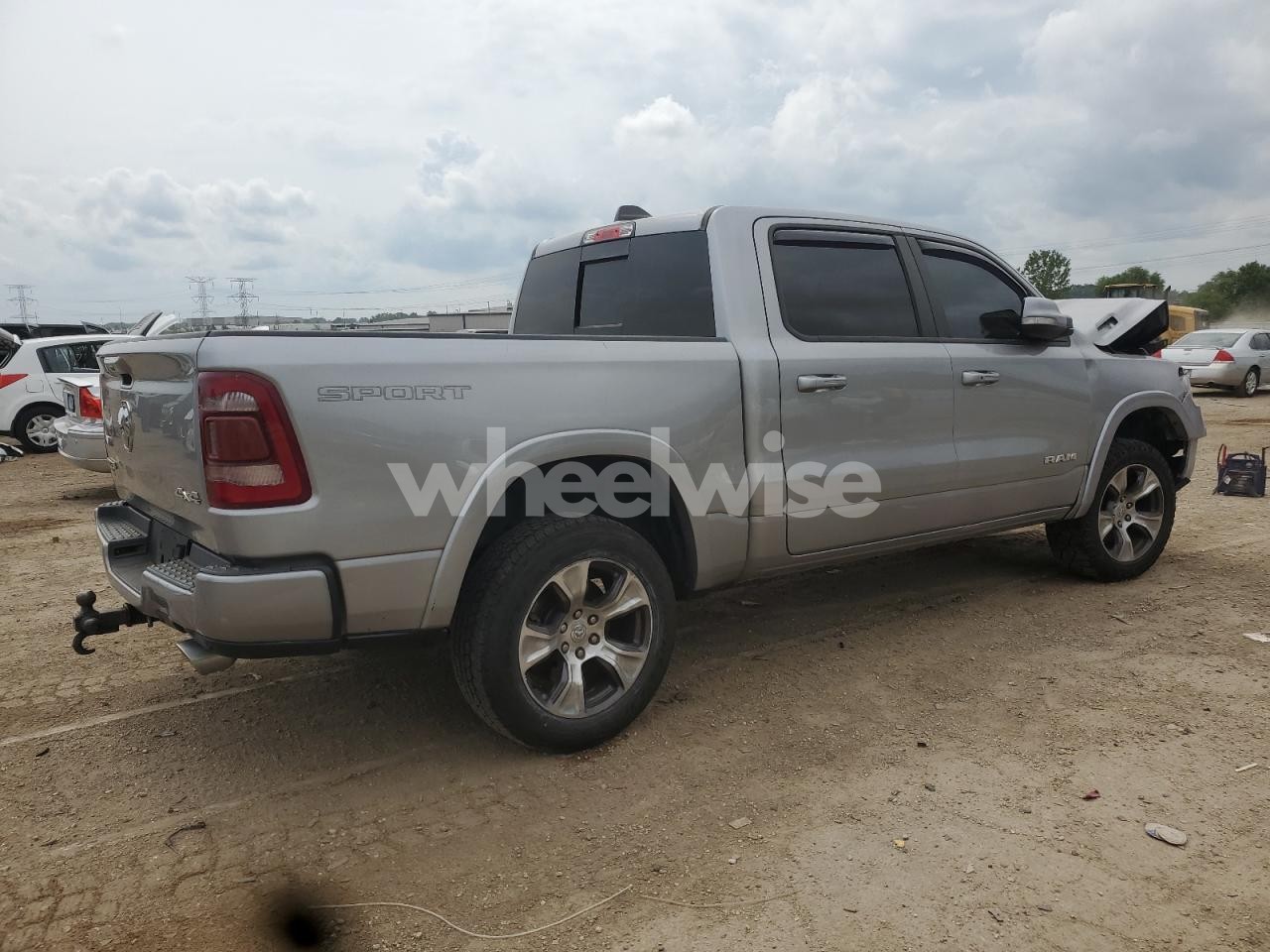 Photo 3 of 2020 RAM 1500 LARAMIE (VIN 1C6SRFJT0LN179732)