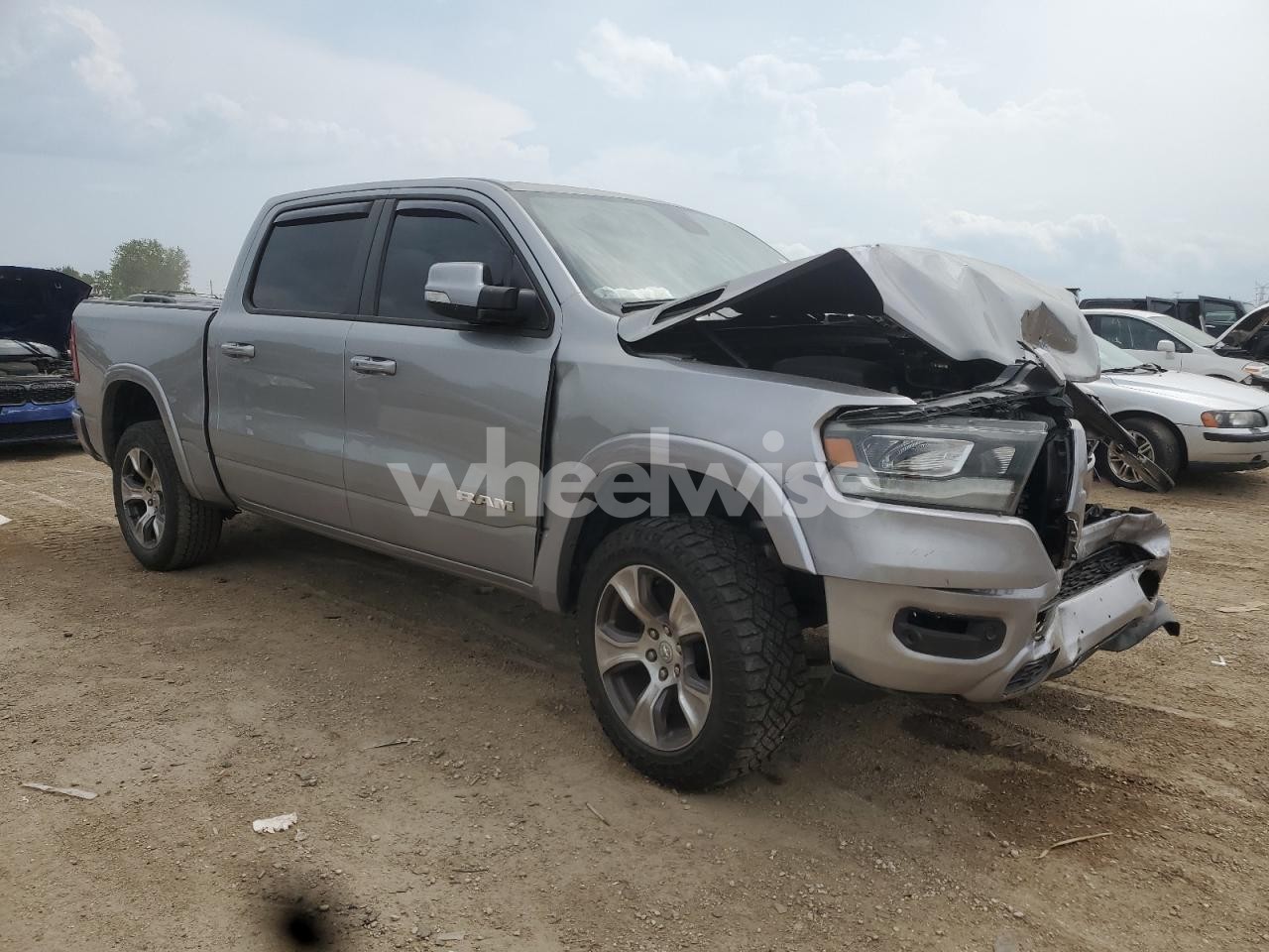 Photo 4 of 2020 RAM 1500 LARAMIE (VIN 1C6SRFJT0LN179732)
