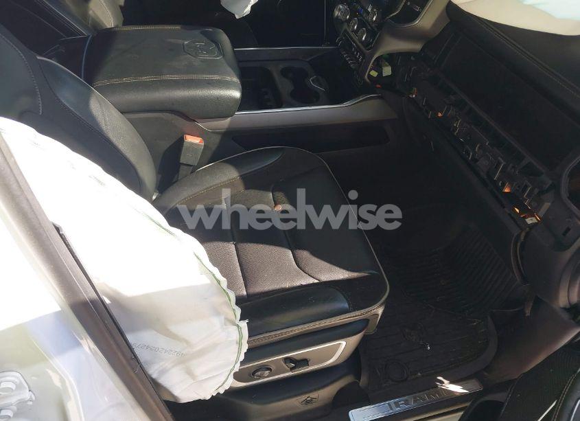 Photo 5 of 2020 Ram 1500 LARAMIE 4X4 5'7 BOX (VIN 1C6SRFJT0LN399968)