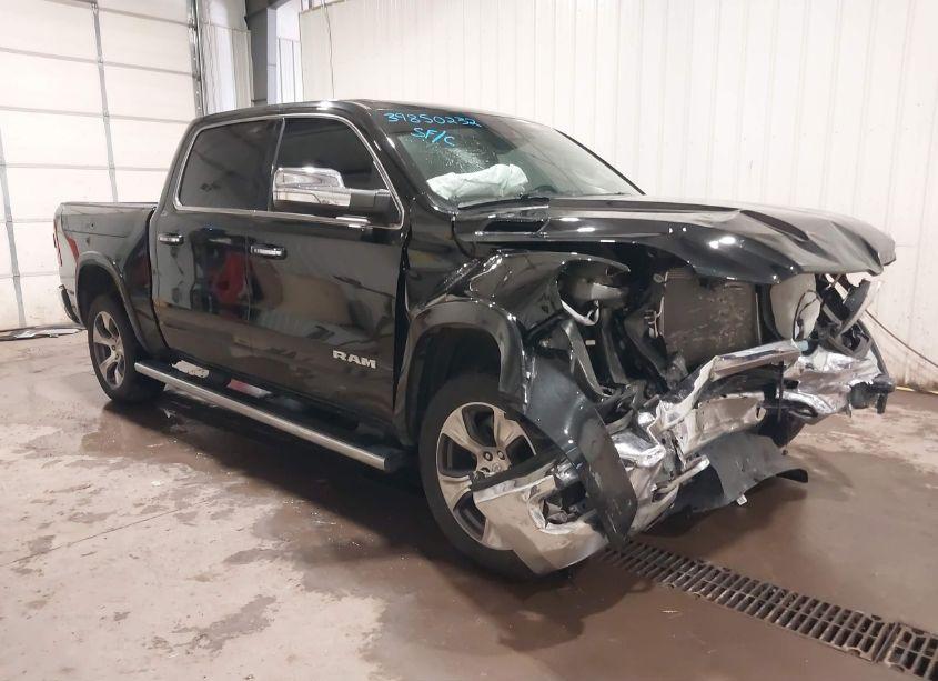 2022 Ram 1500 LARAMIE 4X4 5'7 BOX (VIN 1C6SRFJT0NN345699) main photo