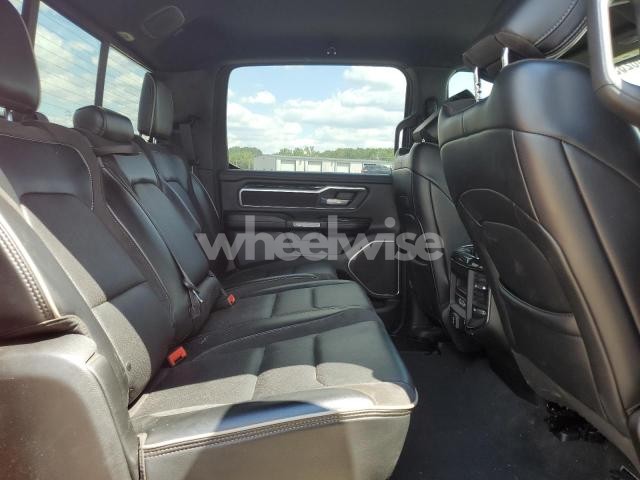 Photo 11 of 2019 RAM 1500 LARAMIE (VIN 1C6SRFJT1KN909906)