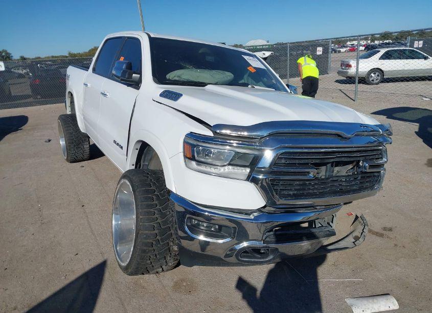 2020 Ram 1500 LARAMIE 4X4 5'7 BOX (VIN 1C6SRFJT1LN222927) main photo