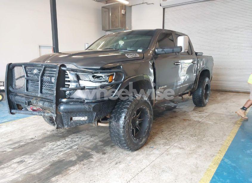 Photo 2 of 2019 Ram 1500 LARAMIE 4X4 5'7 BOX (VIN 1C6SRFJT2KN516917)