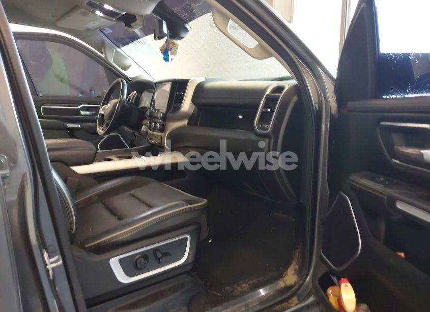 Photo 5 of 2019 Ram 1500 LARAMIE 4X4 5'7 BOX (VIN 1C6SRFJT2KN516917)