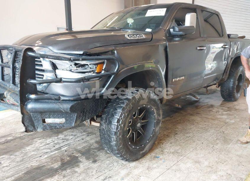 Photo 6 of 2019 Ram 1500 LARAMIE 4X4 5'7 BOX (VIN 1C6SRFJT2KN516917)