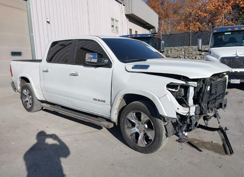 2019 Ram 1500 LARAMIE 4X4 5'7 BOX (VIN 1C6SRFJT2KN624518) main photo