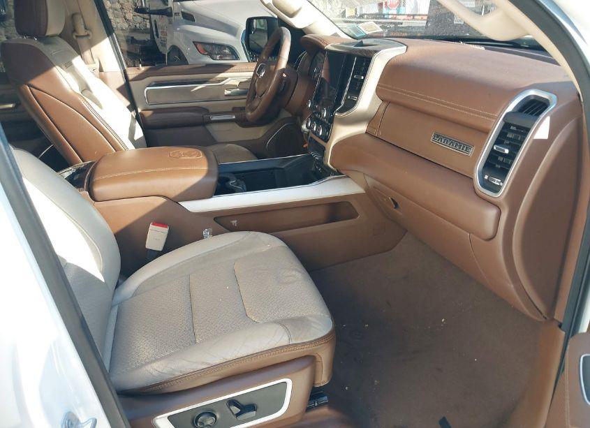 Photo 5 of 2019 Ram 1500 LARAMIE 4X4 5'7 BOX (VIN 1C6SRFJT2KN624518)