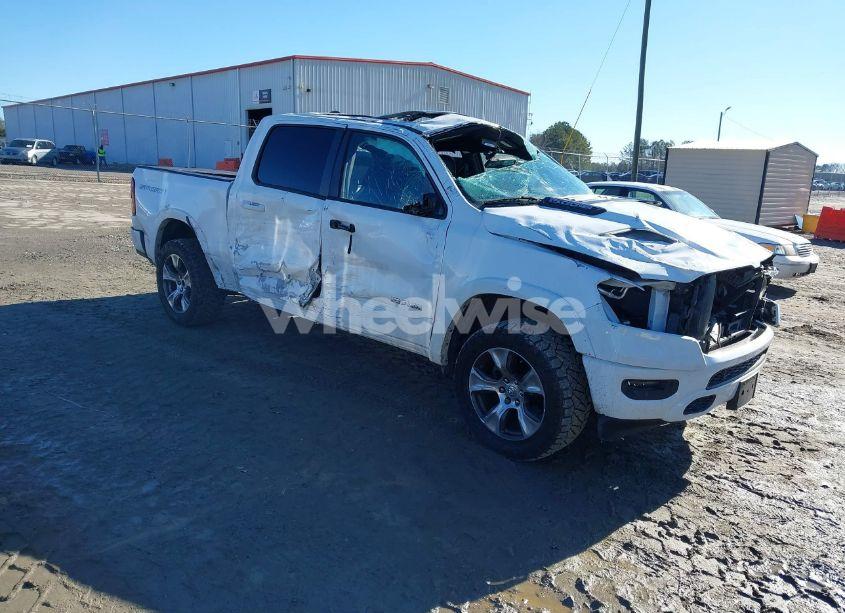 2020 Ram 1500 LARAMIE 4X4 5'7 BOX (VIN 1C6SRFJT2LN196015) main photo