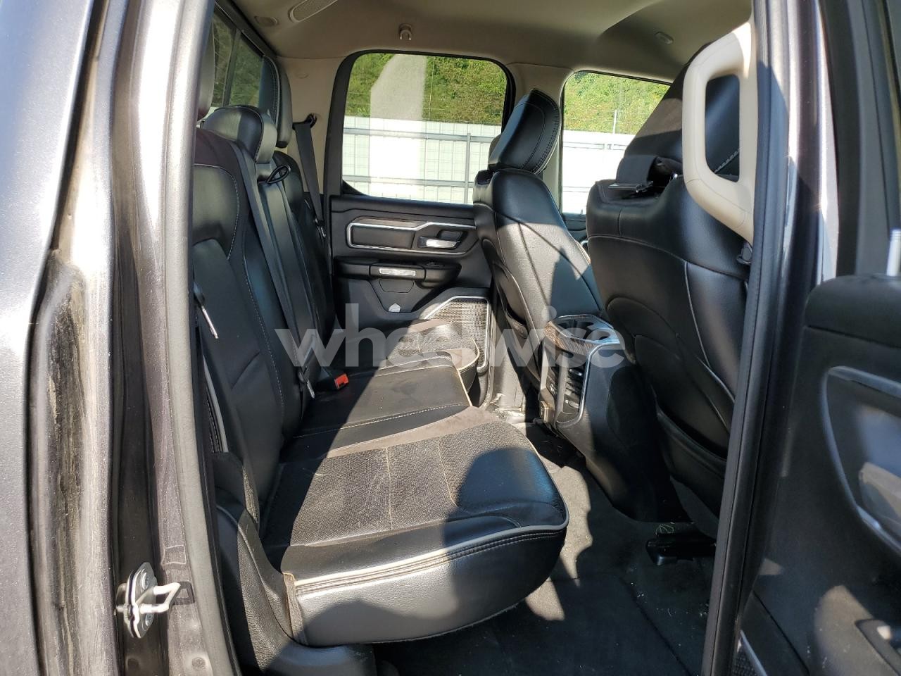 Photo 10 of 2020 RAM 1500 LARAMIE (VIN 1C6SRFJT2MN819960)