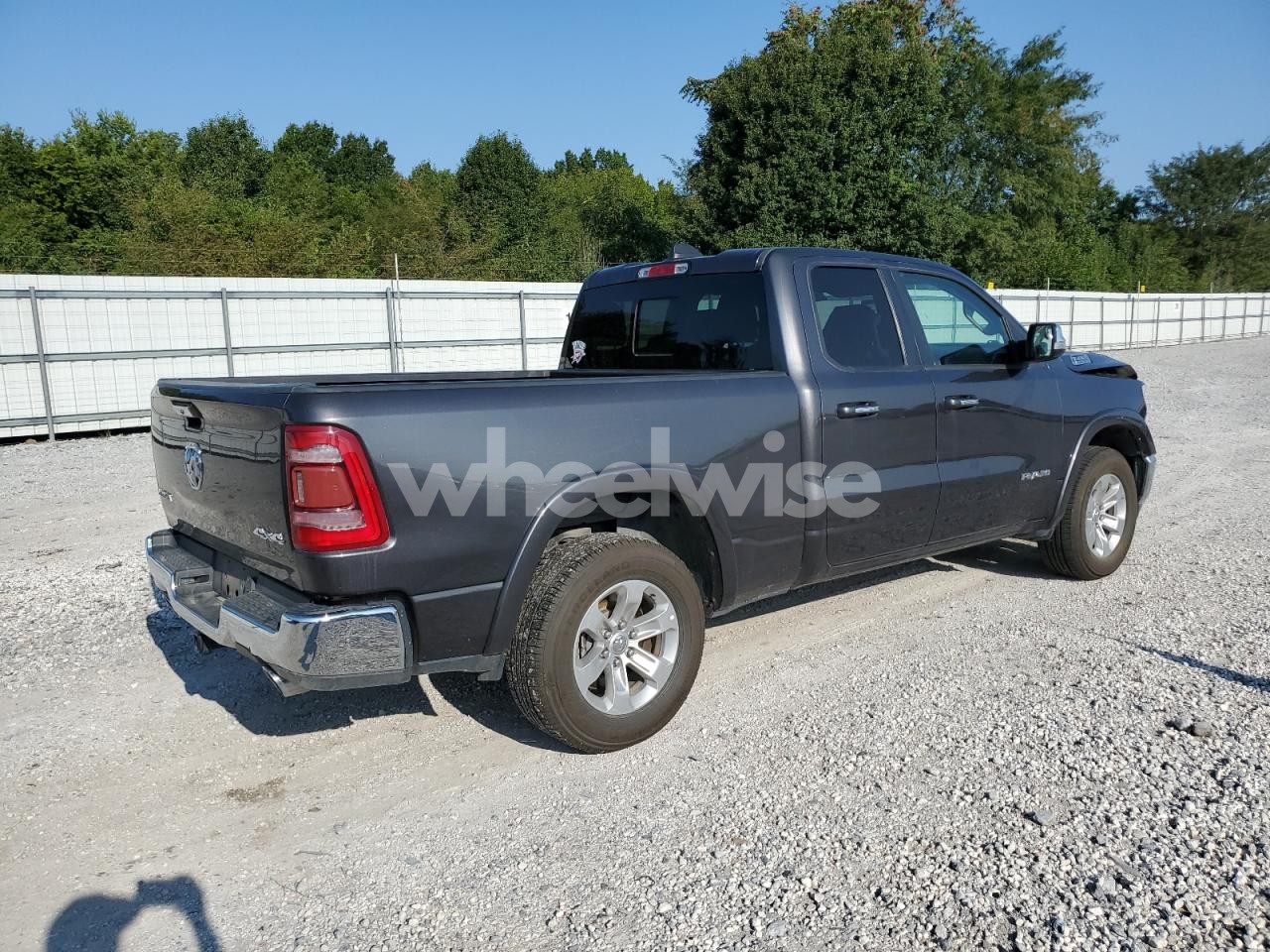 Photo 3 of 2020 RAM 1500 LARAMIE (VIN 1C6SRFJT2MN819960)