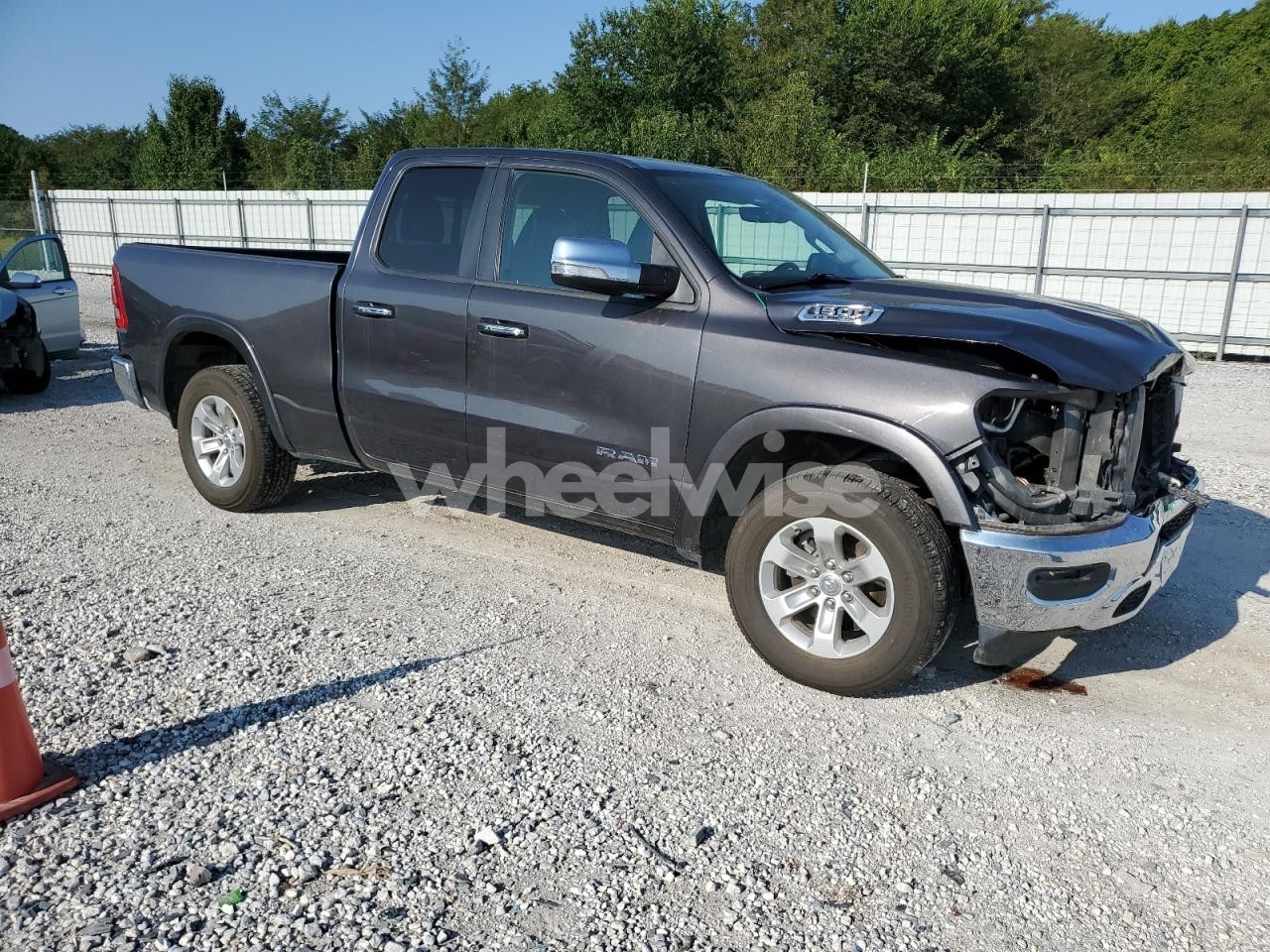 Photo 4 of 2020 RAM 1500 LARAMIE (VIN 1C6SRFJT2MN819960)