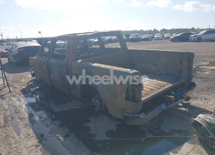 Photo 3 of 2019 Ram 1500 (VIN 1C6SRFJT3KN598513)