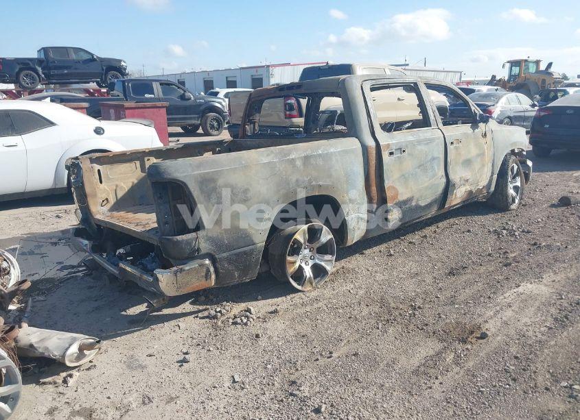 Photo 4 of 2019 Ram 1500 (VIN 1C6SRFJT3KN598513)