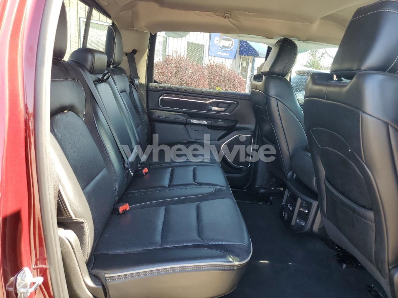 Photo 10 of 2019 RAM 1500 LARAMIE (VIN 1C6SRFJT3KN663408)