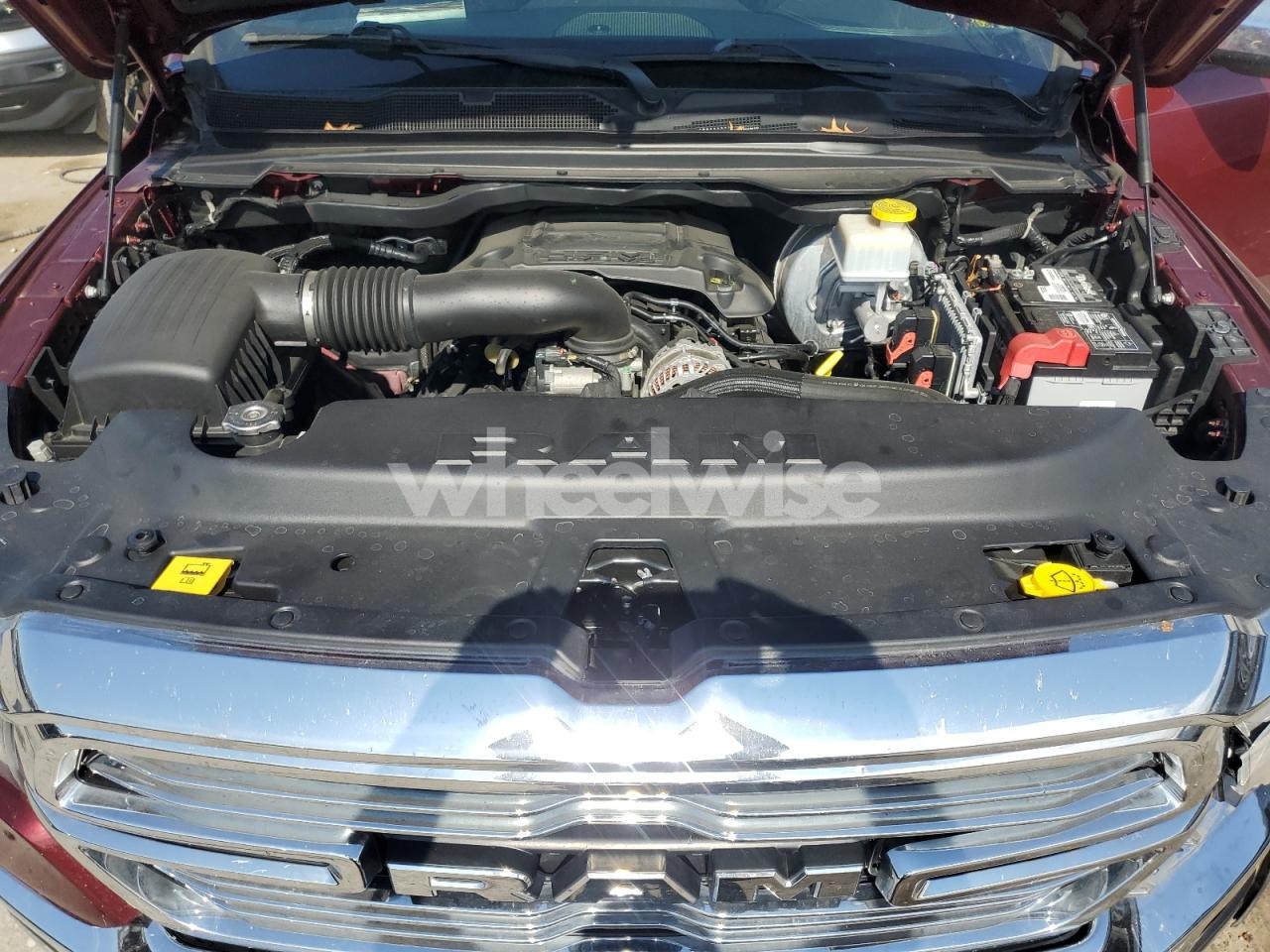 Photo 11 of 2019 RAM 1500 LARAMIE (VIN 1C6SRFJT3KN663408)