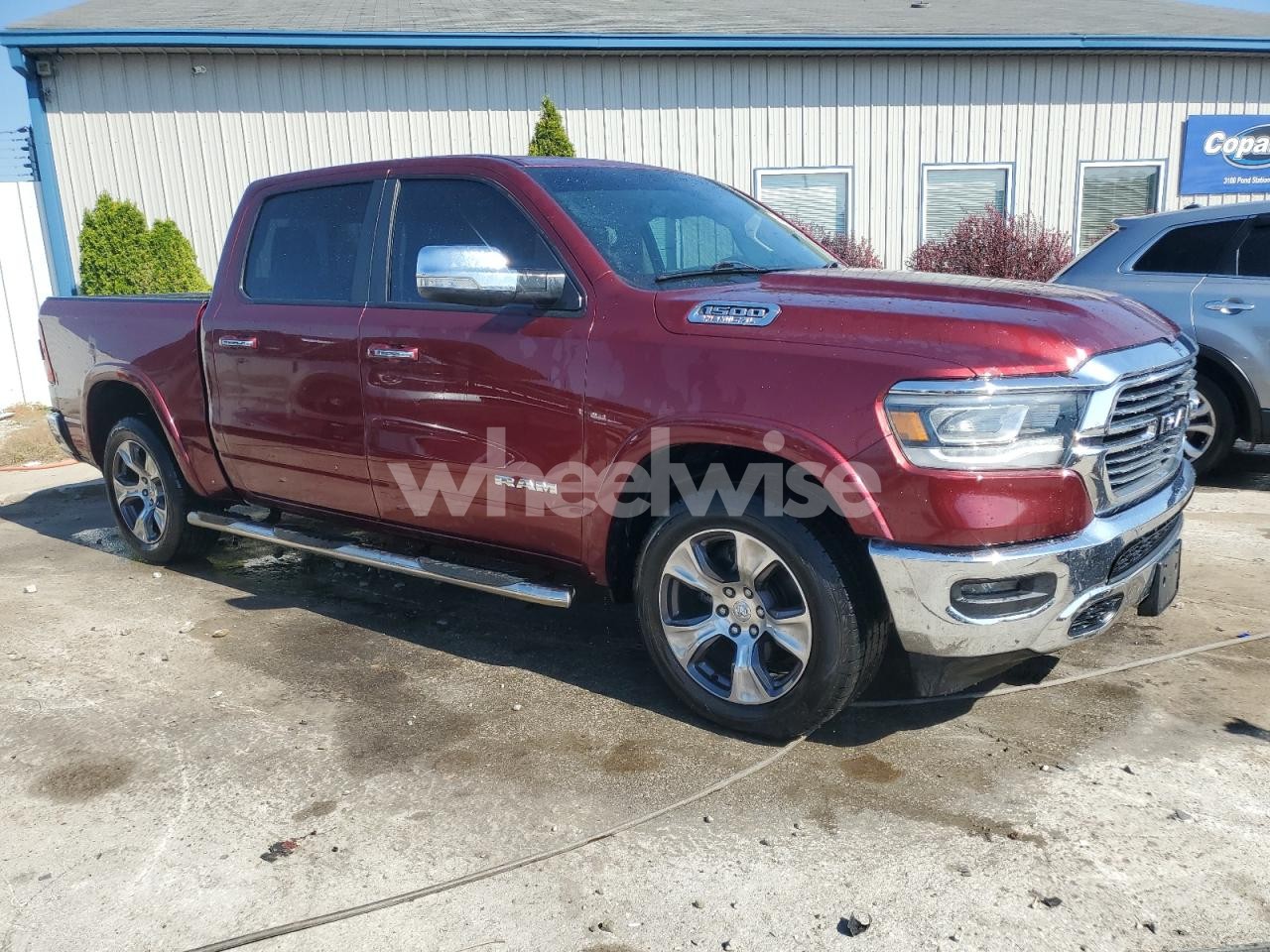 Photo 4 of 2019 RAM 1500 LARAMIE (VIN 1C6SRFJT3KN663408)