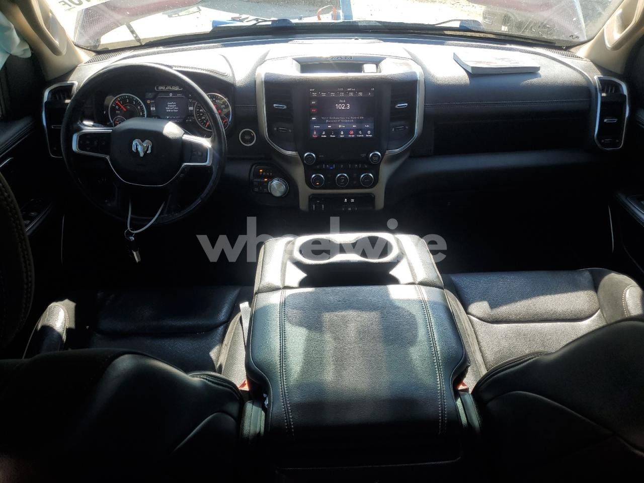 Photo 8 of 2019 RAM 1500 LARAMIE (VIN 1C6SRFJT3KN663408)