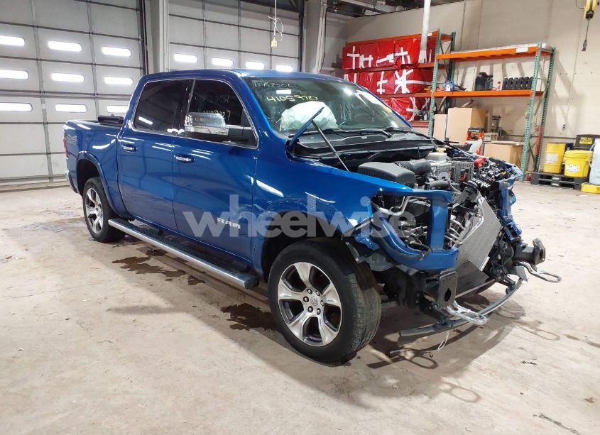 2019 Ram 1500 LARAMIE 4X4 5'7 BOX (VIN 1C6SRFJT3KN672691) main photo