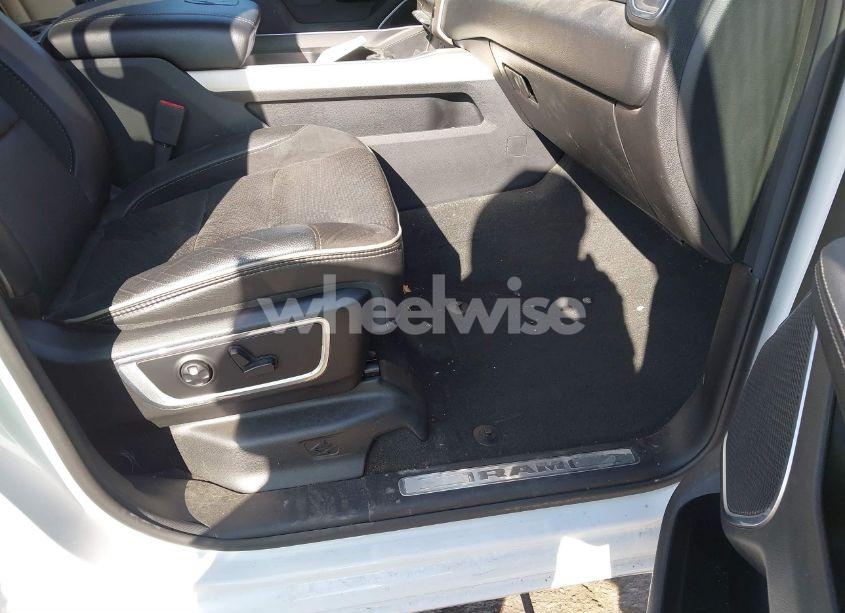 Photo 5 of 2020 Ram 1500 LARAMIE 4X4 5'7 BOX (VIN 1C6SRFJT3LN224579)