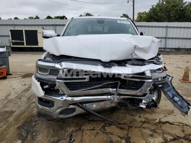 Photo 11 of 2019 RAM 1500 LARAMIE (VIN 1C6SRFJT4KN624505)