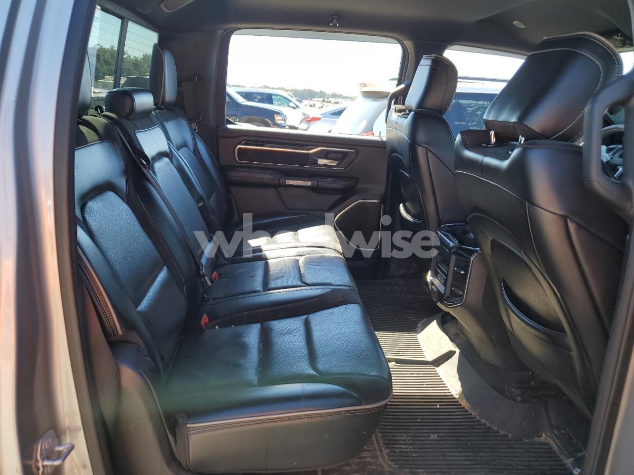 Photo 10 of 2019 RAM 1500 LARAMIE (VIN 1C6SRFJT4KN774386)