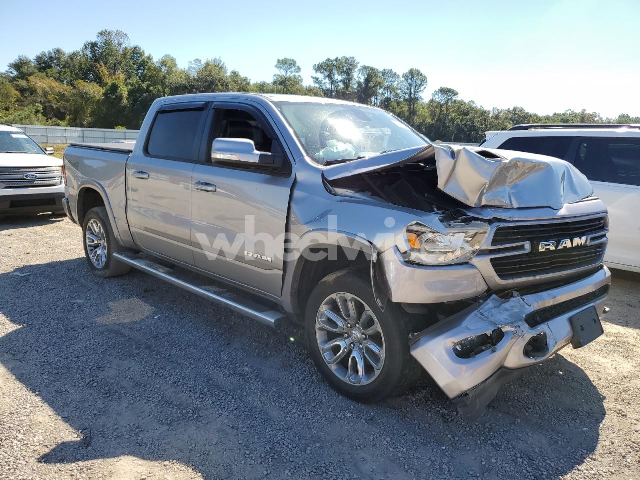 Photo 4 of 2019 RAM 1500 LARAMIE (VIN 1C6SRFJT4KN774386)