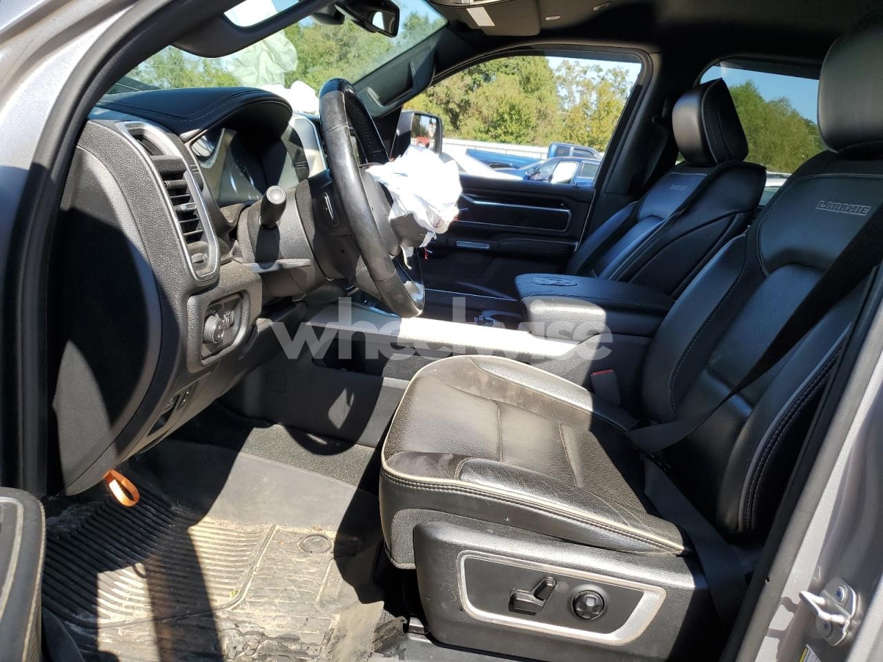 Photo 7 of 2019 RAM 1500 LARAMIE (VIN 1C6SRFJT4KN774386)