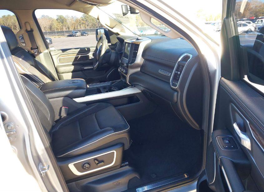 Photo 5 of 2019 Ram 1500 LARAMIE 4X4 5'7 BOX (VIN 1C6SRFJT5KN505569)