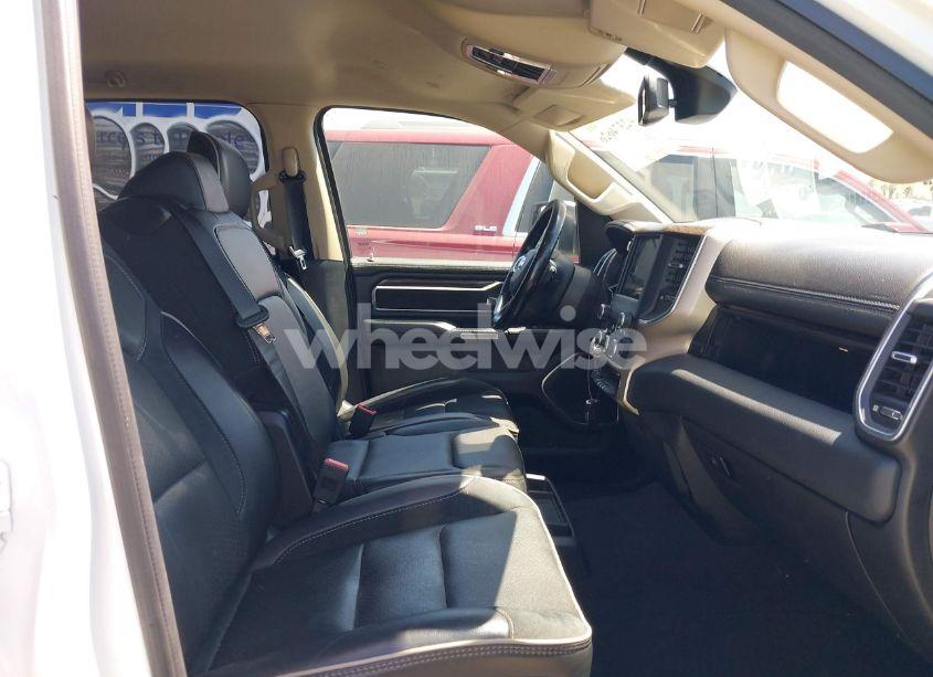 Photo 5 of 2019 Ram 1500 LARAMIE 4X4 5'7 BOX (VIN 1C6SRFJT5KN760383)