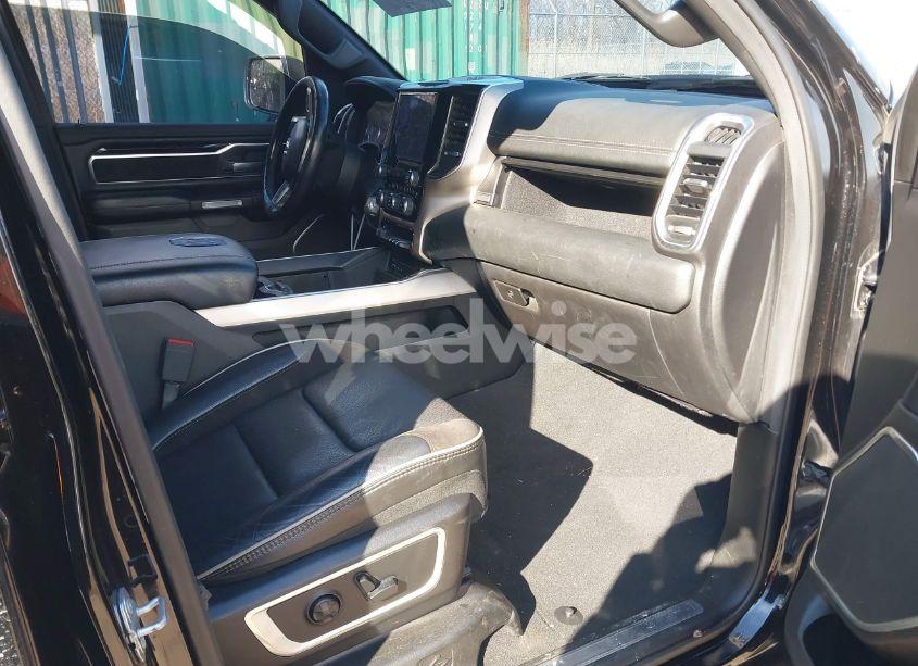 Photo 5 of 2019 Ram 1500 LARAMIE 4X4 5'7 BOX (VIN 1C6SRFJT5KN772582)