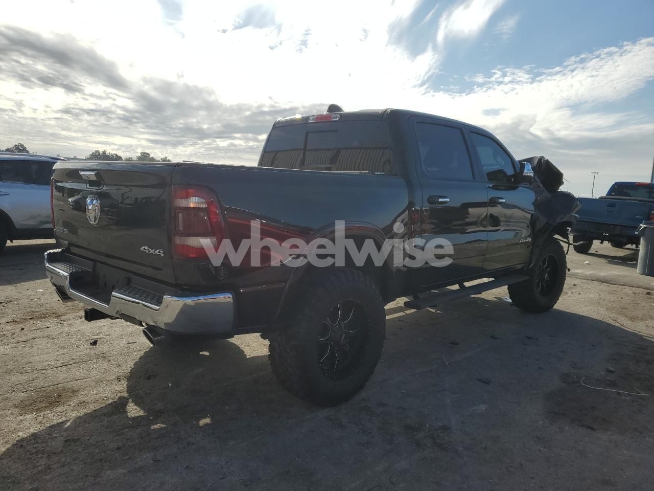 Photo 3 of 2021 RAM 1500 LARAMIE (VIN 1C6SRFJT5MN632485)