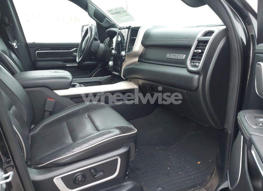 Photo 5 of 2019 Ram 1500 LARAMIE (VIN 1C6SRFJT6KN686472)