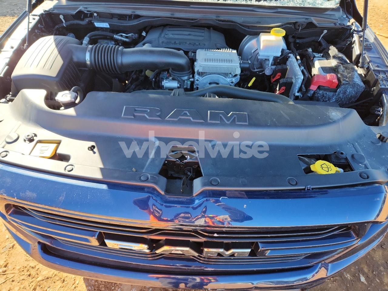 Photo 11 of 2019 RAM 1500 LARAMIE (VIN 1C6SRFJT6KN861724)