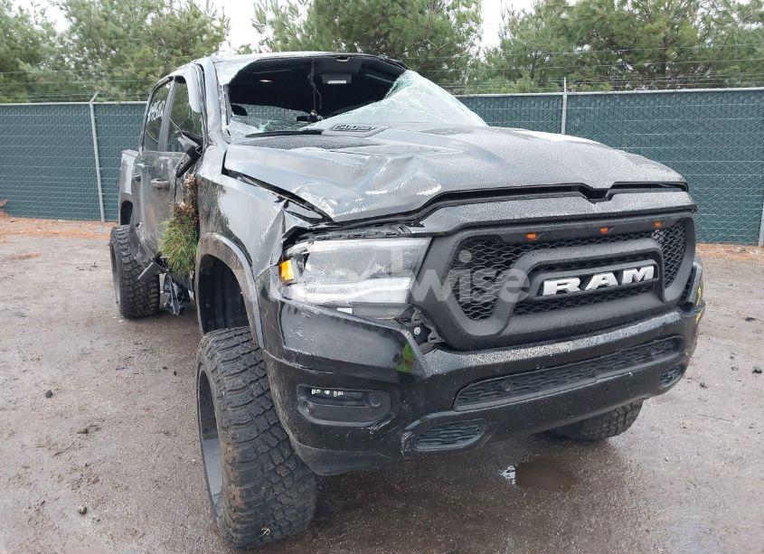 2019 Ram 1500 LARAMIE 4X4 5'7 BOX (VIN 1C6SRFJT7KN607679) main photo