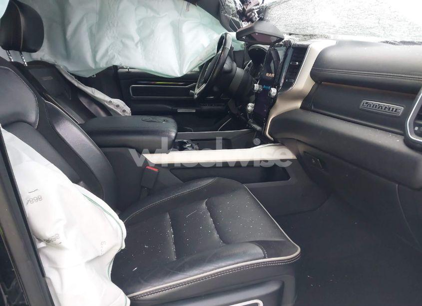 Photo 5 of 2019 Ram 1500 LARAMIE 4X4 5'7 BOX (VIN 1C6SRFJT7KN607679)