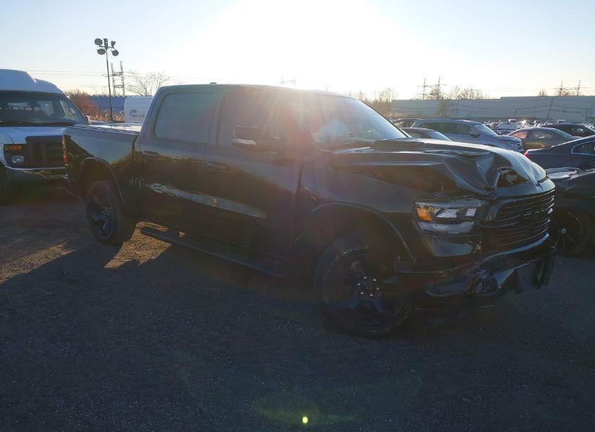 2019 Ram 1500 LARAMIE 4X4 5'7 BOX (VIN 1C6SRFJT7KN909828) main photo