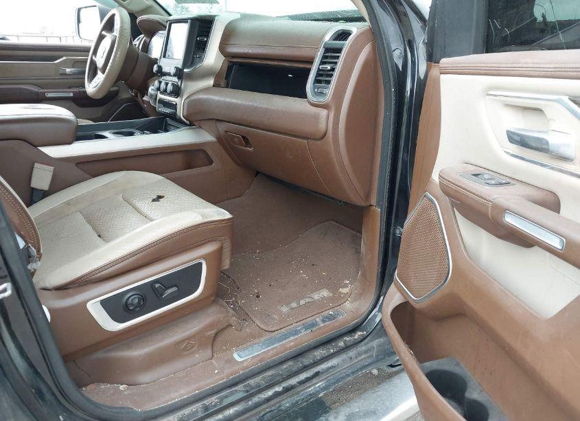 Photo 5 of 2019 Ram 1500 LARAMIE 4X4 5'7 BOX (VIN 1C6SRFJTXKN520763)