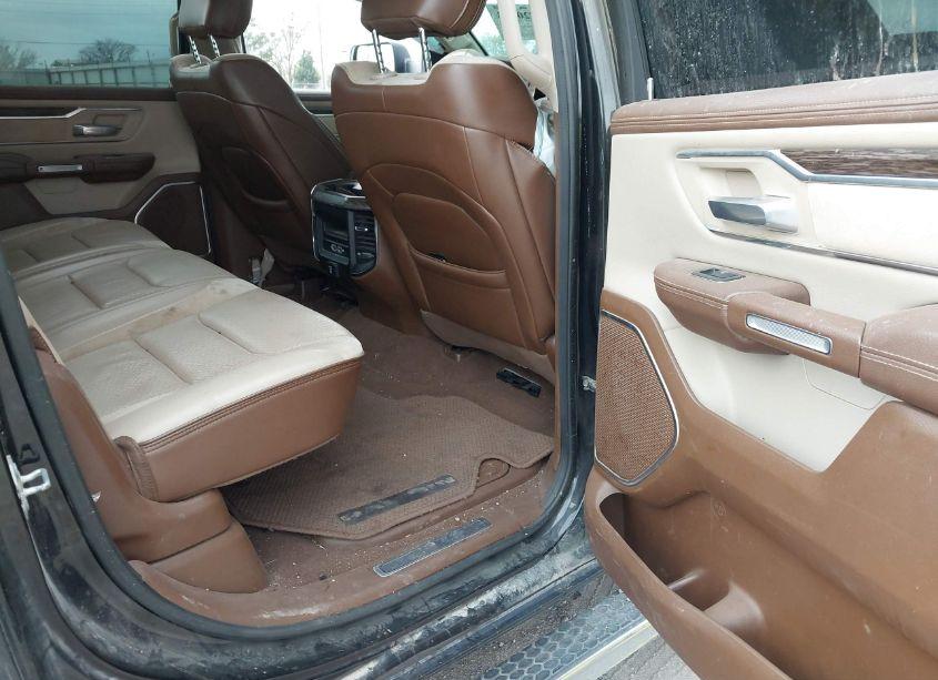 Photo 8 of 2019 Ram 1500 LARAMIE 4X4 5'7 BOX (VIN 1C6SRFJTXKN520763)