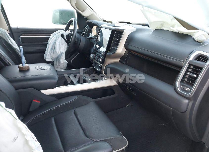 Photo 5 of 2019 Ram 1500 LARAMIE 4X4 5'7 BOX (VIN 1C6SRFJTXKN720767)