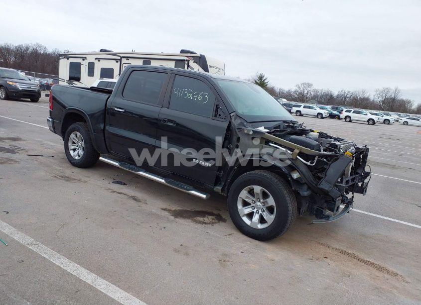 2019 Ram 1500 LARAMIE 4X4 5'7 BOX (VIN 1C6SRFJTXKN735737) main photo