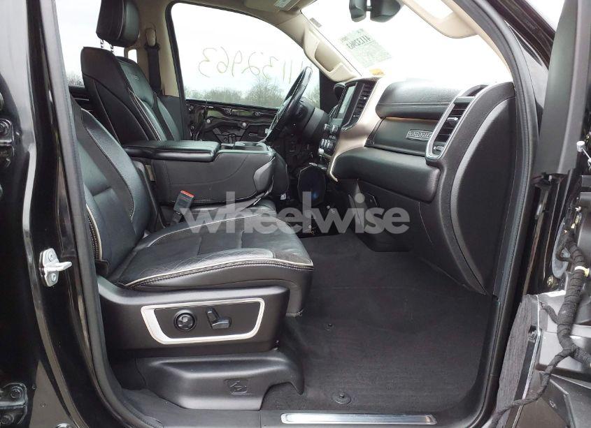 Photo 5 of 2019 Ram 1500 LARAMIE 4X4 5'7 BOX (VIN 1C6SRFJTXKN735737)