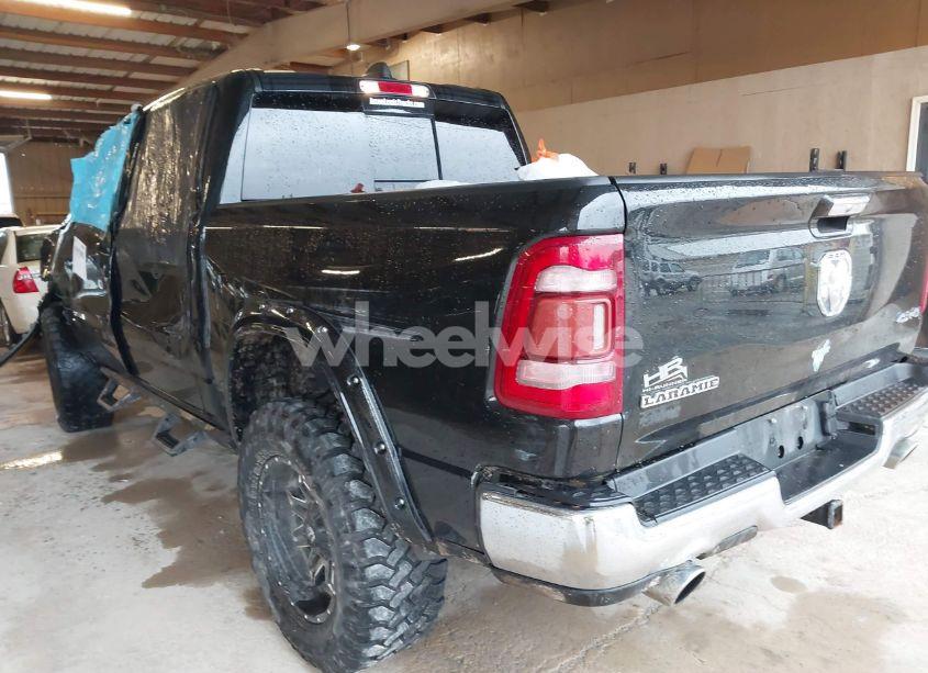 Photo 3 of 2019 Ram 1500 LARAMIE 4X4 5'7 BOX (VIN 1C6SRFJTXKN735933)