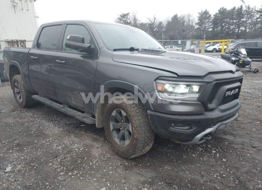 2019 Ram 1500 REBEL 4X4 5'7 BOX (VIN 1C6SRFLT0KN715994) main photo