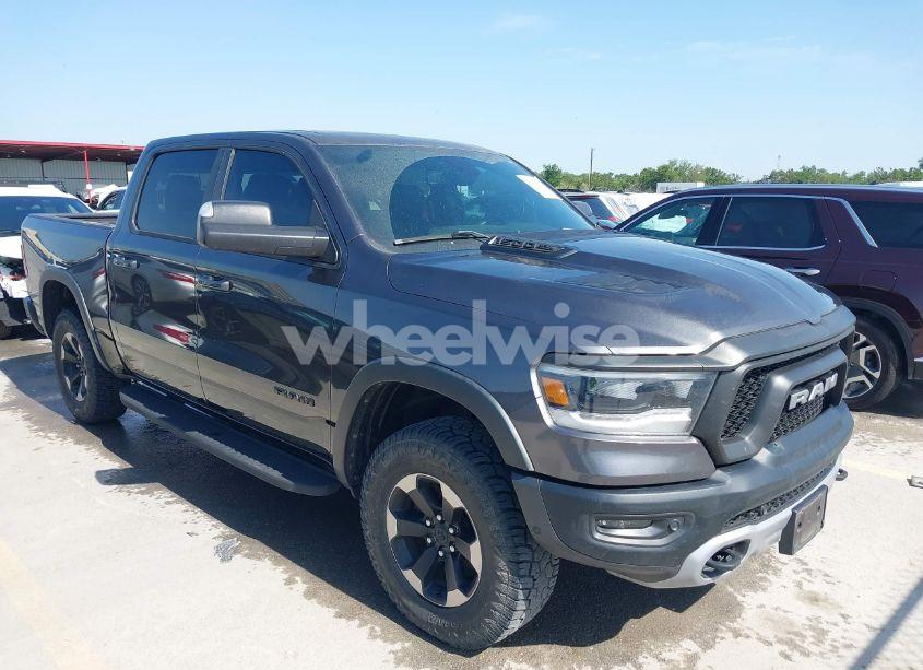 2019 Ram 1500 REBEL 4X4 5'7 BOX (VIN 1C6SRFLT2KN661792) main photo