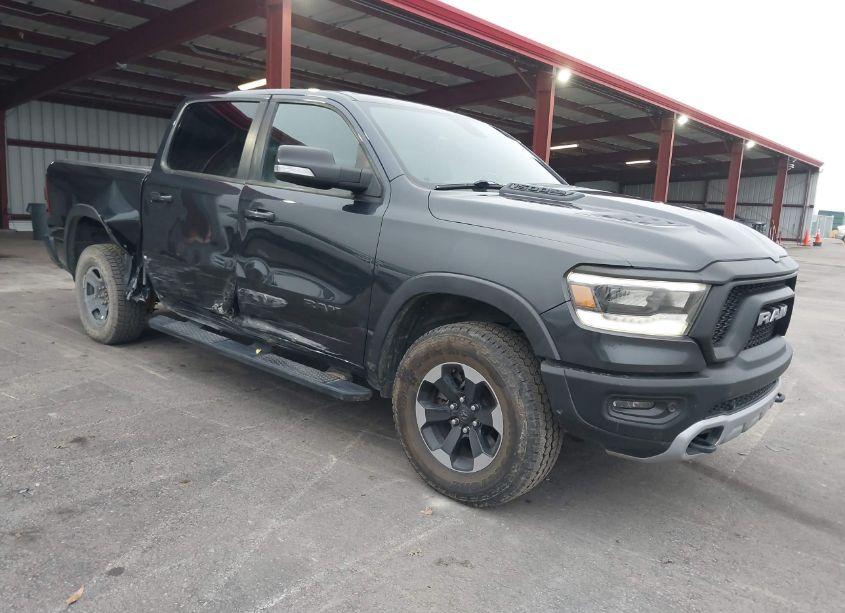 2019 Ram 1500 REBEL 4X4 5'7 BOX (VIN 1C6SRFLT3KN721966) main photo