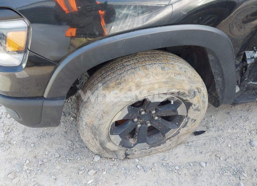 Photo 18 of 2019 Ram 1500 (VIN 1C6SRFLT6KN600686)