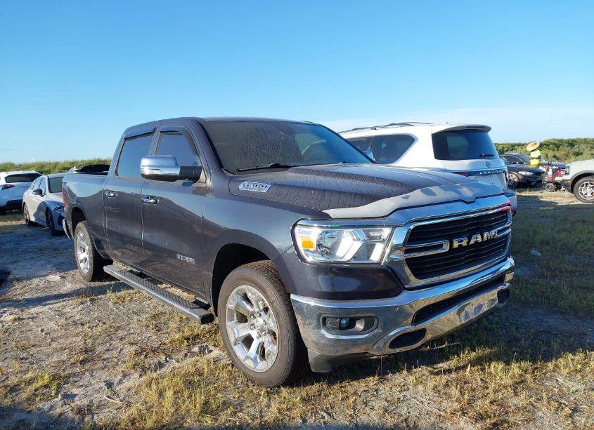 2019 Ram 1500 (VIN 1C6SRFMT0KN736746) main photo