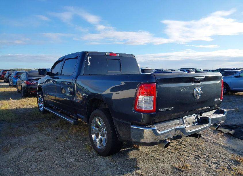 Photo 3 of 2019 Ram 1500 (VIN 1C6SRFMT0KN736746)