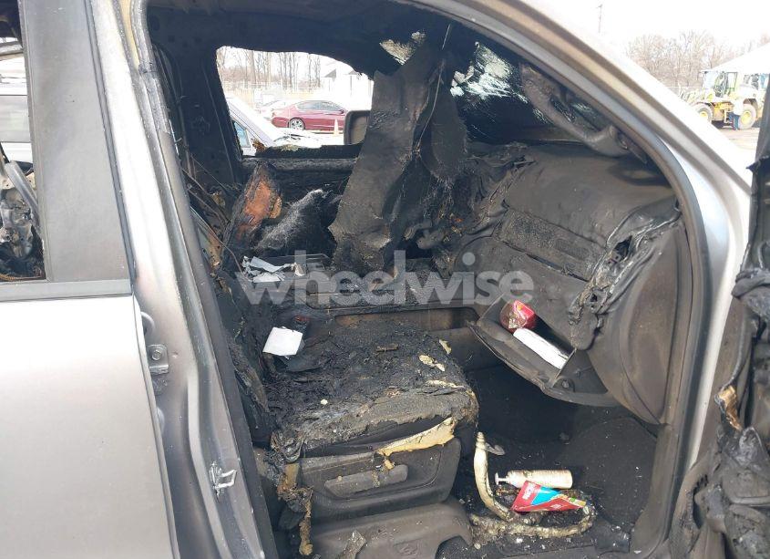 Photo 5 of 2021 Ram 1500 (VIN 1C6SRFMT0MN706004)